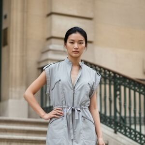 H&M Dress NWOT Great fun, work zip up dress